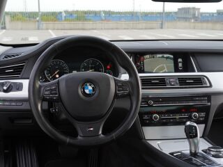 BMW 740 3.0 230kW