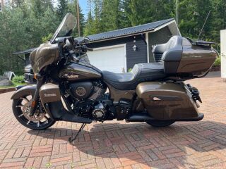 Indian Roadmaster Dark Horse