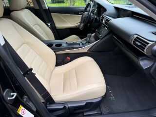 Lexus IS 300h 25th Edition 2.5 133kW