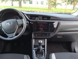 Toyota Auris 1.6 97кВ