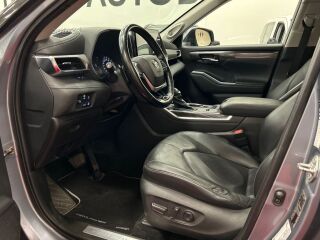 Toyota Highlander Premium Hybrid 2.5 140kW