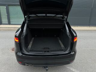 Jaguar F-Pace AWD R-SPORT EXCLUSIVE MY2017 2.0 132кВ