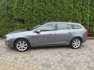 Volvo V60 MOMENTUM 2.0 R4 D3 110kW
