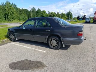 Mercedes-Benz E 250 2.5 83kW