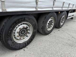 Schmitz Semitrailer Curtainsider Standard