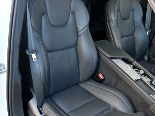 Volvo XC90 AWD H&K LUXURY+ ULTIMATE DARK INTELLI 2.0 T8 Long Range Plug-in 335kW