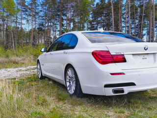 BMW 750 M-Sport 4.4 V8 330kW