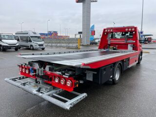 Iveco Daily 70C18H/P Tevor puksiirauto 3.0 129kW