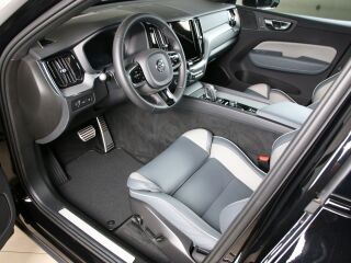 Volvo XC60 AWD R-DESIGN INTELLI SAFE PRO MY22 2.0 T6 Recharge Plug In Hybrid 251kW