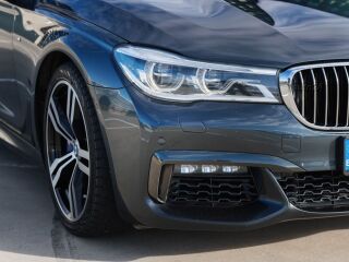 BMW 750 xDrive 4x4 4.4 330kW