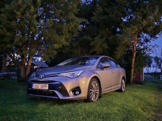 Toyota Avensis Premium 2.0 112кВ