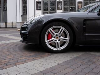 Porsche Panamera GTS 4.0 V8 338kW