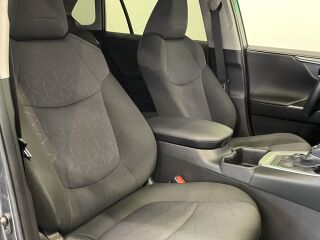 Toyota RAV4 2.5 131кВ