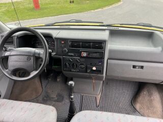 Volkswagen Caravelle 2.5 75кВ