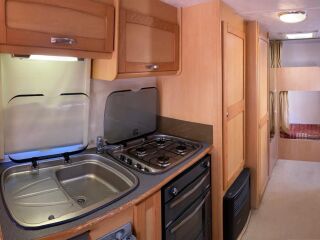 Elddis Avante 556