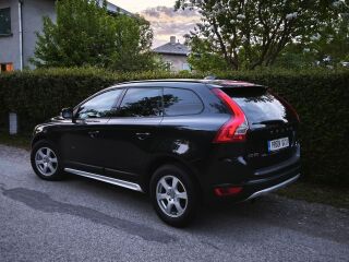 Volvo XC60 MOMENTUM 2.4 120kW