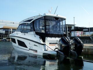 Grandezza 30 OB 2 x 250 hj Mercury V8