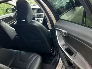 Volvo V60 Cross Country 2.4 140кВ
