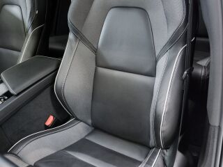 Volvo XC60 B4 AWD ULTIMATE DARK KERS Mild Hybrid 2.0 145kW