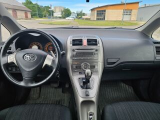 Toyota Auris Linea Sol 1.6 91кВ
