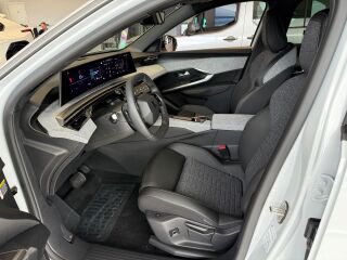 Peugeot 5008 Business 1.2 Hybrid 100кВ