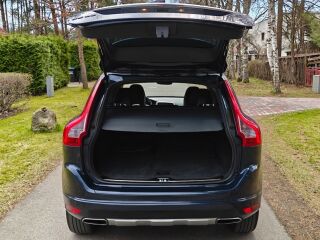 Volvo XC60 Momentum AWD MY15 2.4 D4 133кВ