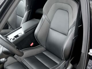 Volvo XC60 AWD T6 H&K BLACK EDITION XENIUM INTELLI PRO 2.0 T6 Plug-in LONG RANGE 293kW