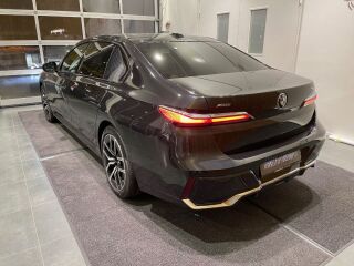 BMW 740 xDrive M-Sportpakett 3.0 210kW