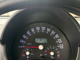 Volkswagen New Beetle 2.0 85кВ
