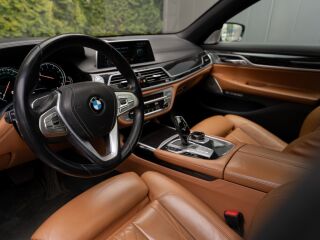 BMW 750 i xDrive M-Sportpakett 4.4 330kW