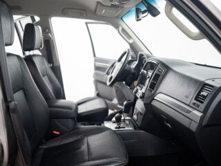 Mitsubishi Pajero Instyle Navi 4WD 3.2 140kW