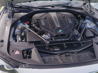 BMW 750 M-Sport 4.4 V8 330кВ