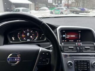 Volvo XC60 Momentum AWD 2.4 140kW