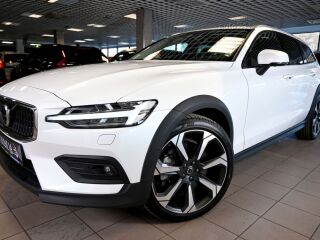 Volvo V60 Cross Country AWD LUXURY+ B&W ULTIMATE BRIGHT  2.0 B5 Kers mild Hybrid 184kW