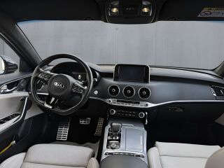 Kia Stinger GT 3.3 272кВ