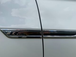 Volkswagen Touareg R Line 3.0 210кВ
