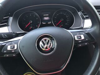 Volkswagen Passat 1.5 110кВ