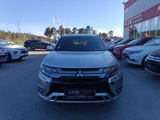 Mitsubishi Outlander Instyle 4WD 2.4 PHEV 165kW