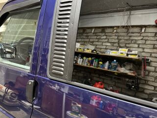 Volkswagen Multivan 2.5 R5 TDI 75кВ