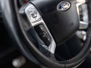 Ford Galaxy Individual Edition Ghia Facelift 2.0 120kW
