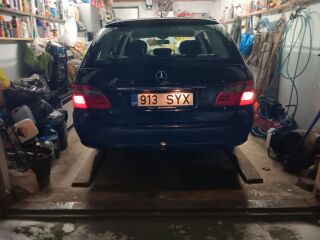 Mercedes-Benz E 220 2.1 125kW