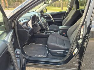 Toyota RAV4 Luxury 2.5 114kW