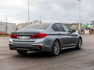 BMW M550 i xDrive M-Performance 4.4 V8 375кВ