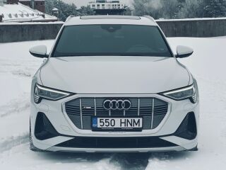 Audi e-tron 55 quatrro S-line 300kW 158kW