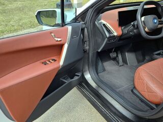 BMW iX xDrive 40 Sportpakett 240kW