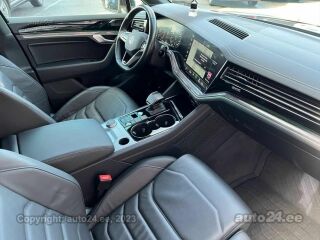 Volkswagen Touareg 4Motion Elegance 3.0 TDI 170кВ