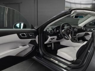 Mercedes-Benz SL 63 AMG Designo 5.5 V8 BiTurbo 395kW