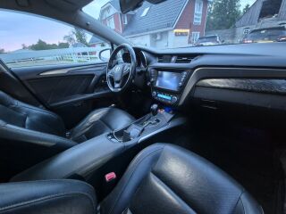 Toyota Avensis Premium 2.0 112кВ