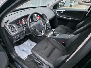 Volvo XC60 Momentum Onyx Black 2.0 D4 140kW