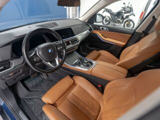 BMW X5 xDrive30d 3.0 210кВ